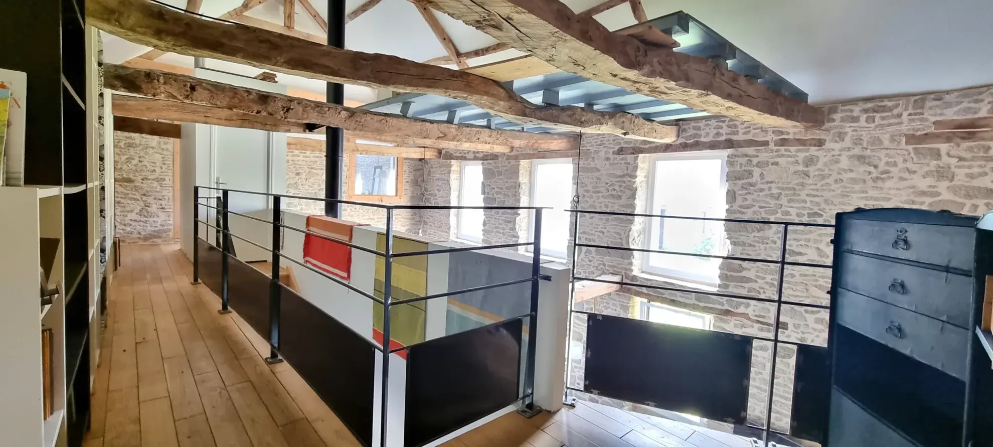 Magnifique longère de 5 pièces avec gîte indépendant à Ménéac, près de Rennes 