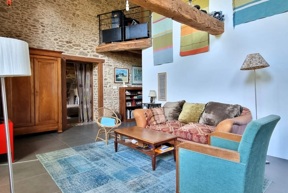 Magnifique longère de 5 pièces avec gîte indépendant à Ménéac, près de Rennes 