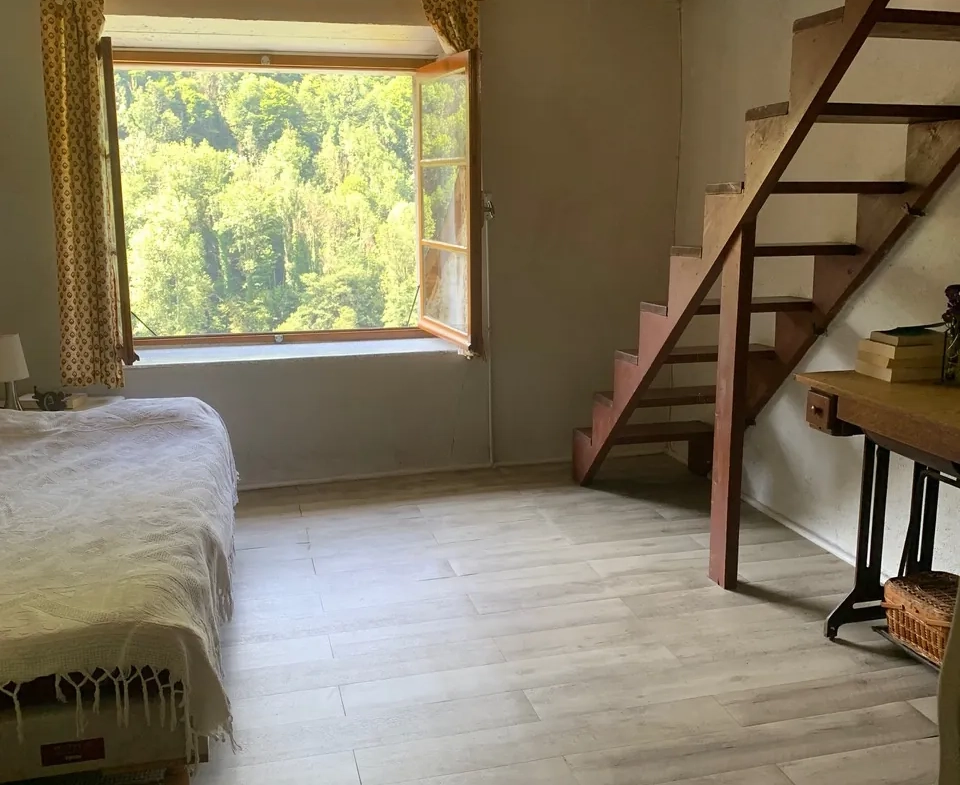 Charmante maison de montagne de 100 m² avec 3 chambres et vue sur la montagne 