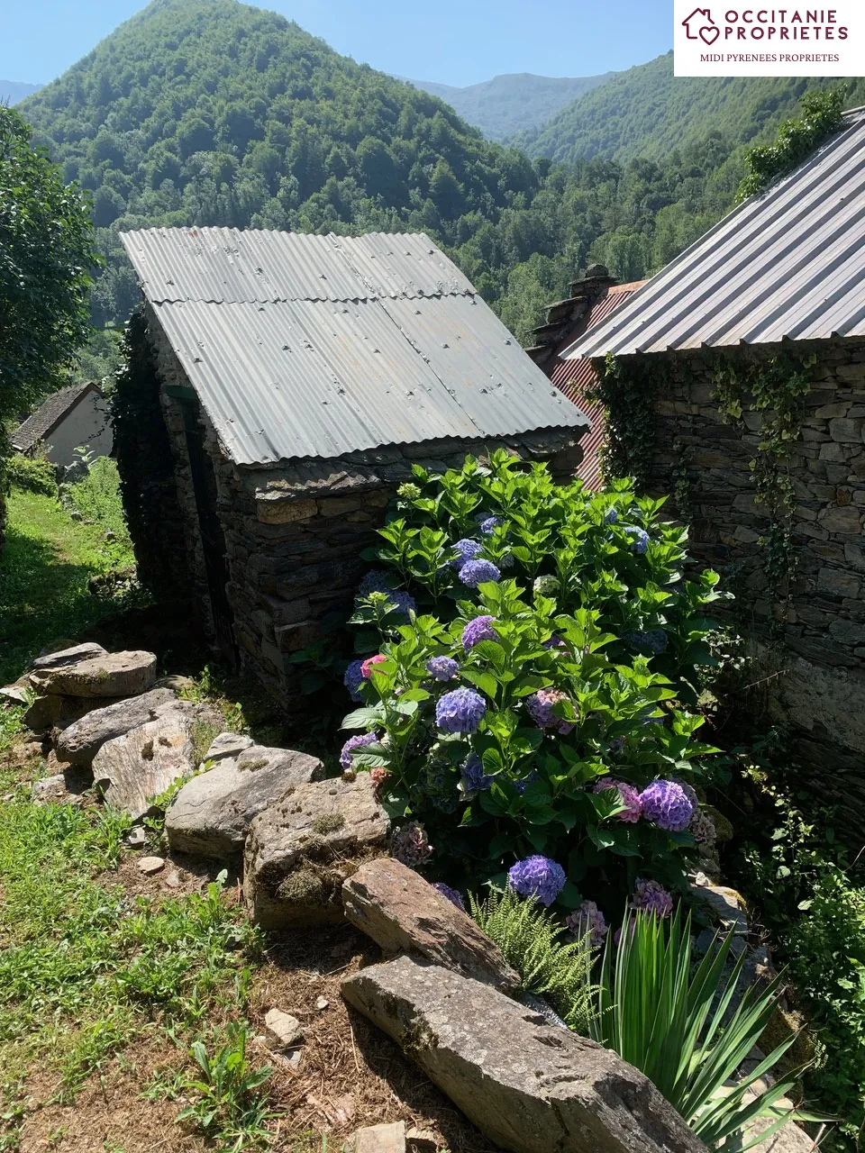 Charmante maison de montagne de 100 m² avec 3 chambres et vue sur la montagne 