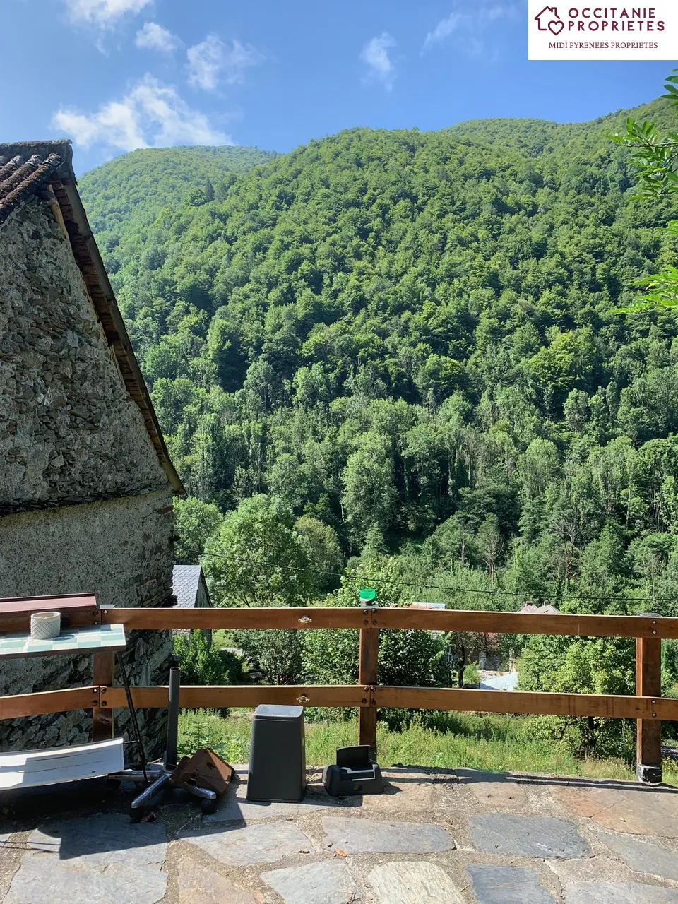 Charmante maison de montagne de 100 m² avec 3 chambres et vue sur la montagne 