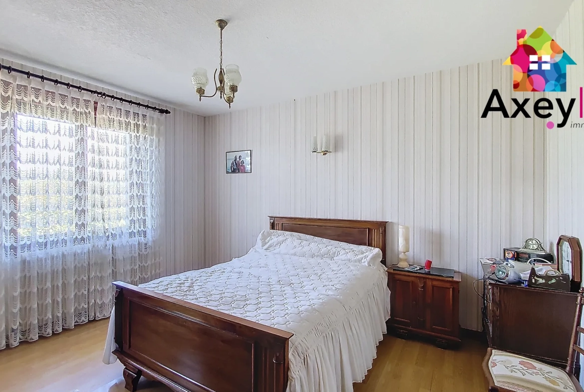Maison à vendre avec beau terrain à Saint Denis de Cabanne, 3 chambres, proche Charlieu 