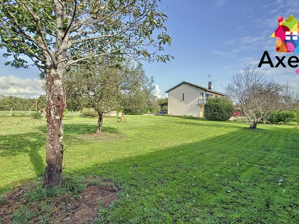 Maison à vendre avec beau terrain à Saint Denis de Cabanne, 3 chambres, proche Charlieu 
