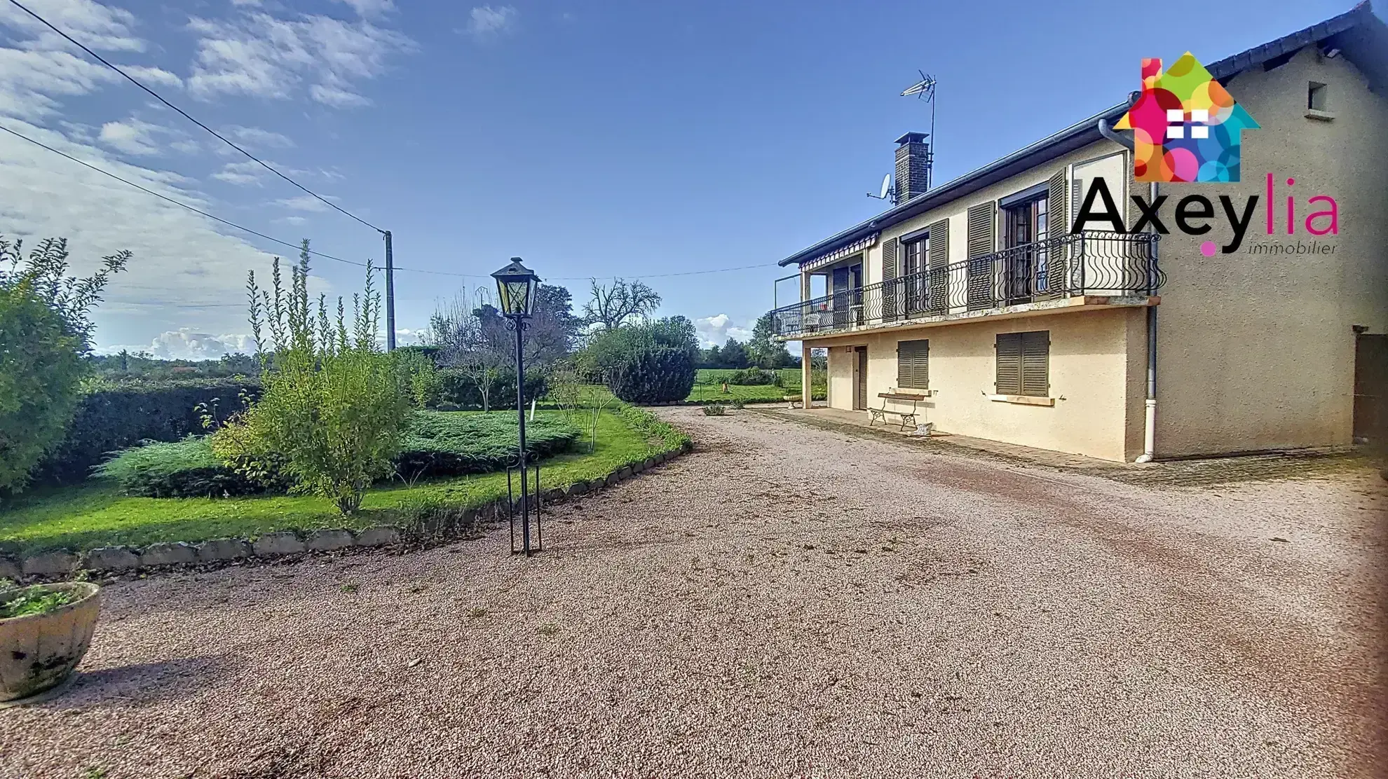 Maison à vendre avec beau terrain à Saint Denis de Cabanne, 3 chambres, proche Charlieu 