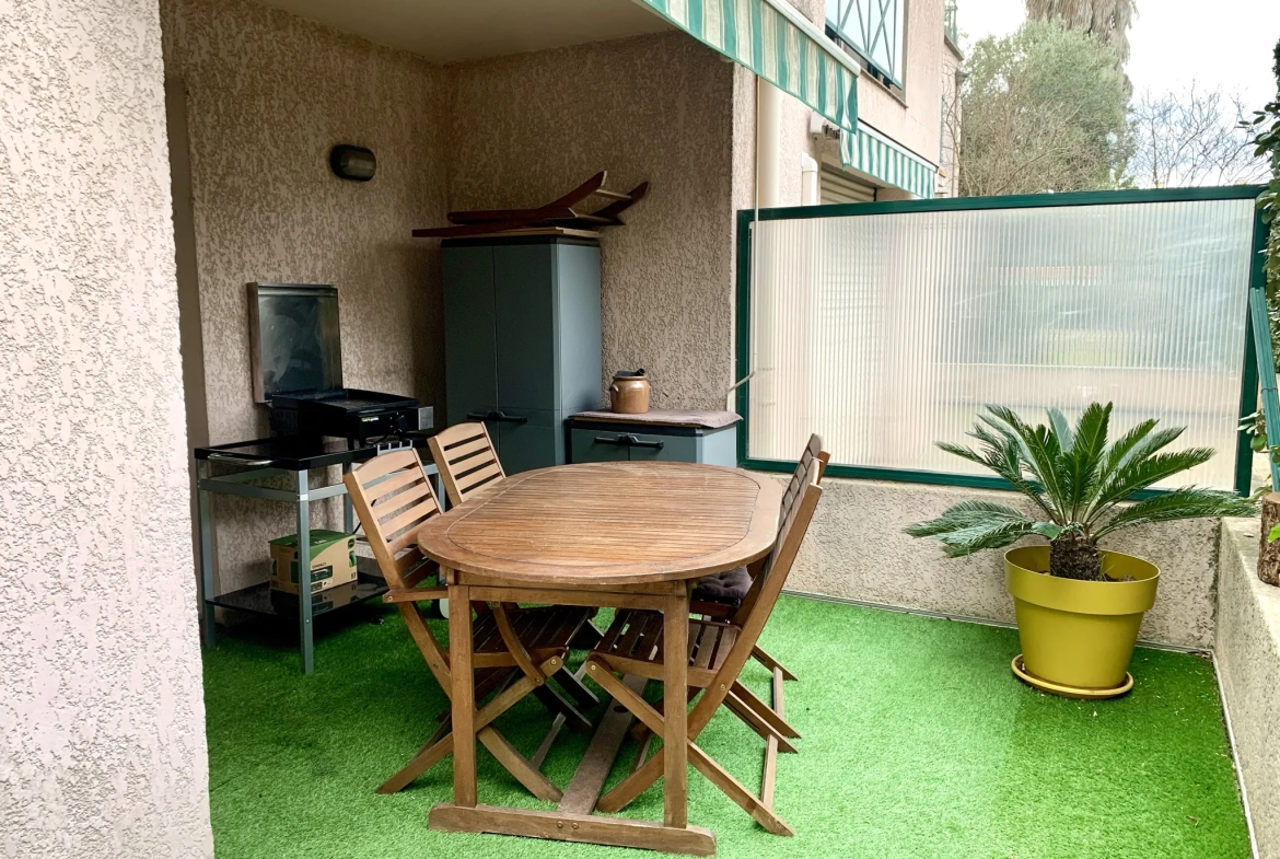 Appartement T3/T4 de 83 m² avec terrasse et cave au centre de Perpignan 