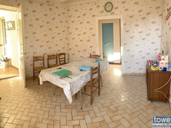 Maison à vendre à MATHA – 4 pièces, 110 m², garage de 115 m² sur terrain de 250 m²