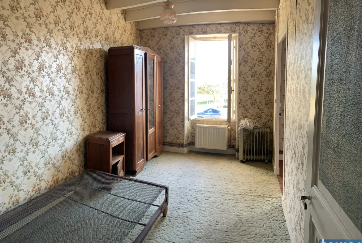 Maison à vendre à MATHA – 4 pièces, 110 m², garage de 115 m² sur terrain de 250 m² 