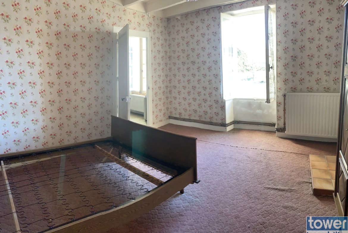 Maison à vendre à MATHA – 4 pièces, 110 m², garage de 115 m² sur terrain de 250 m² 