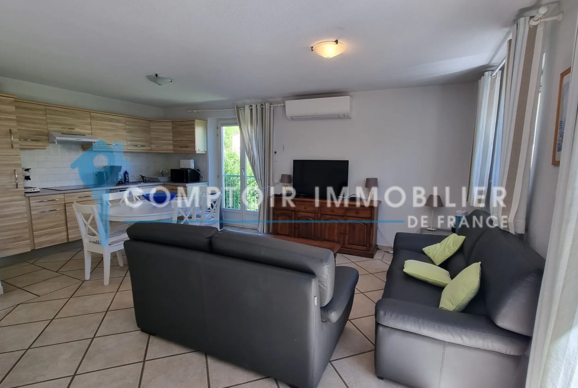 Ensemble immobilier avec maison et local d'activités à Grazac, proche Toulouse 