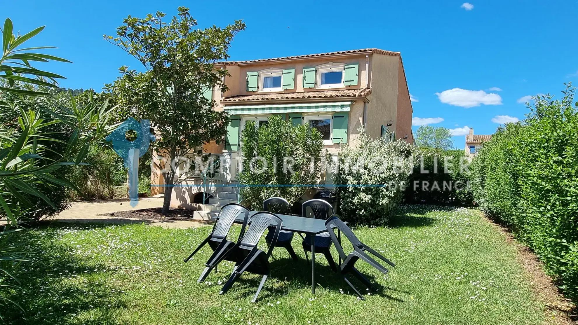 Ensemble immobilier avec maison et local d'activités à Grazac, proche Toulouse 
