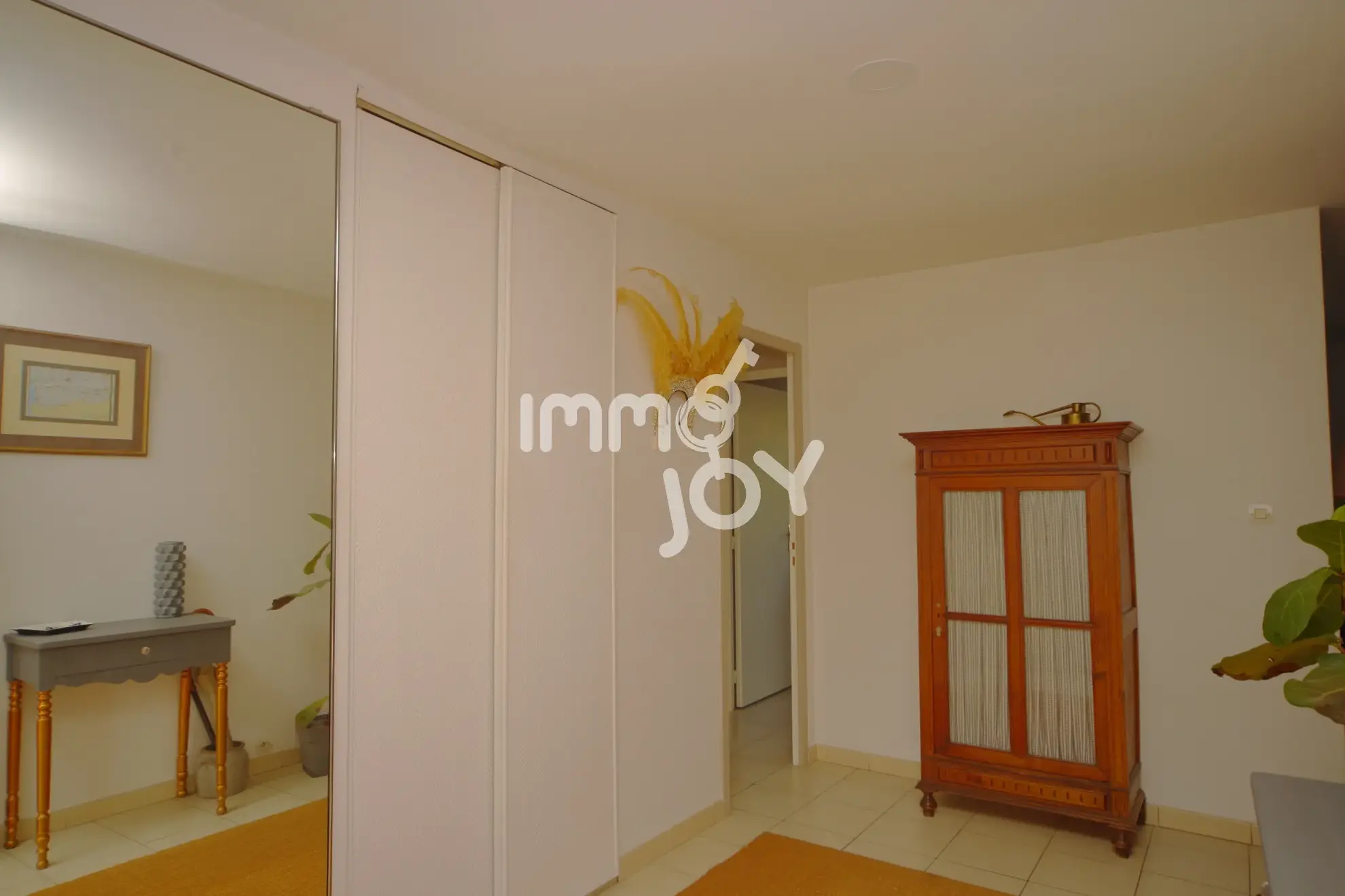 Ensemble immobilier avec maison et local d'activités à Grazac, proche Toulouse 