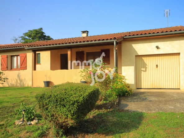 Ensemble immobilier avec maison et local d'activités à Grazac, proche Toulouse