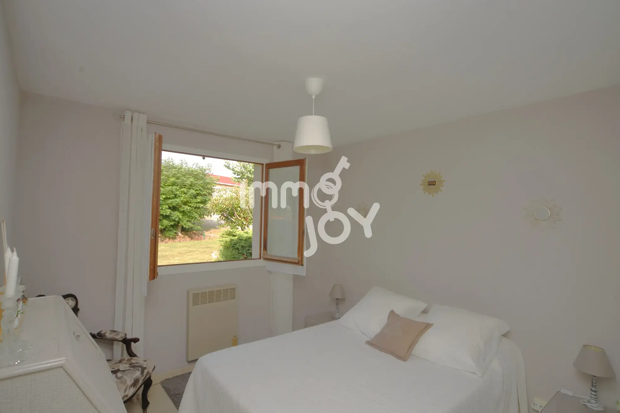 Ensemble immobilier avec maison et local d'activités à Grazac, proche Toulouse 