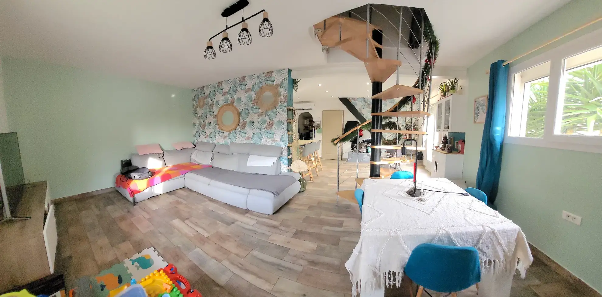Maison rénovée avec piscine et atelier à Septèmes-les-Vallons - 3 pièces 