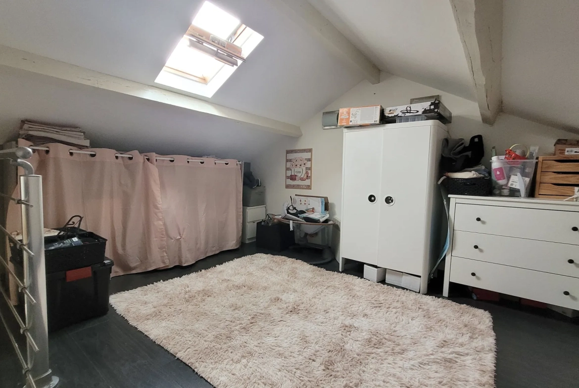 Maison rénovée avec piscine et atelier à Septèmes-les-Vallons - 3 pièces 