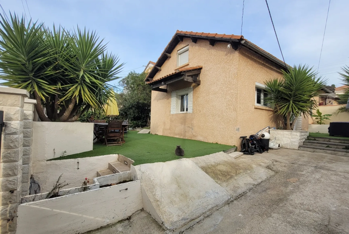Maison rénovée avec piscine et atelier à Septèmes-les-Vallons - 3 pièces 