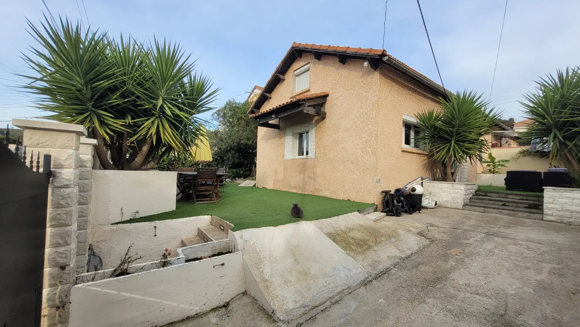 Maison rénovée avec piscine et atelier à Septèmes-les-Vallons - 3 pièces 
