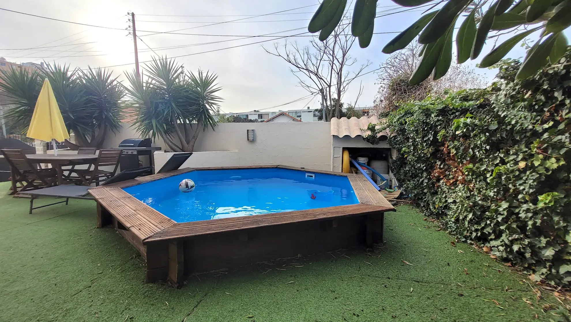 Maison rénovée avec piscine et atelier à Septèmes-les-Vallons - 3 pièces 