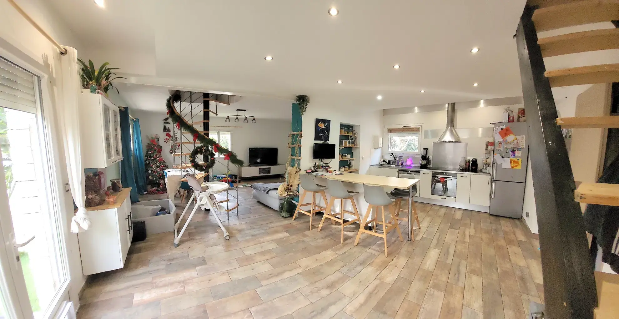 Maison rénovée avec piscine et atelier à Septèmes-les-Vallons - 3 pièces 