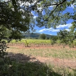 Terrain constructible de 1800 m2 à Rustrel, vue dégagée en zone UC