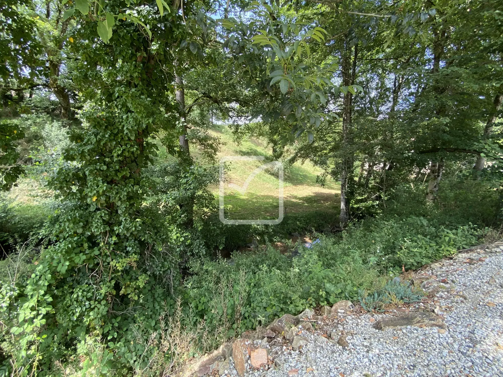 Charmante maison rénovée avec jardin à Terrou, Lot 