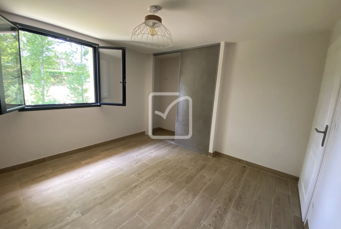 Charmante maison rénovée avec jardin à Terrou, Lot 