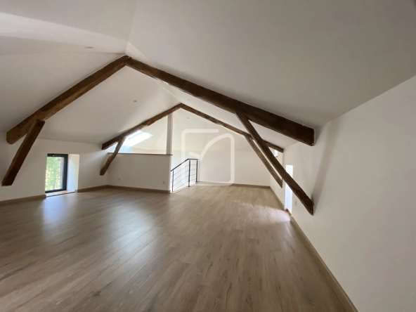 Charmante maison rénovée avec jardin à Terrou, Lot 