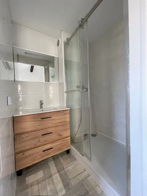 Appartement mansardé avec 2 chambres au cœur de Pézenas 