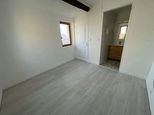 Appartement mansardé avec 2 chambres au cœur de Pézenas 