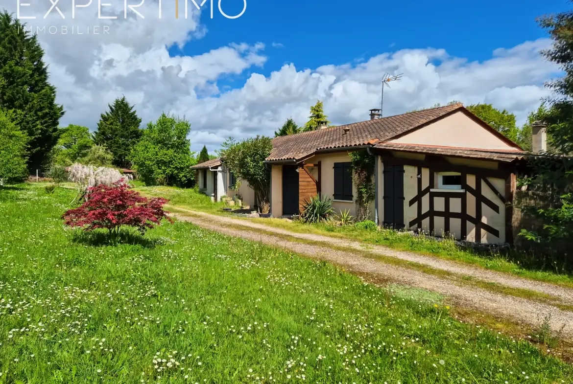 Belle maison récente avec terrain de 1 hectare et gîte à La Chapelle-Gonaguet 