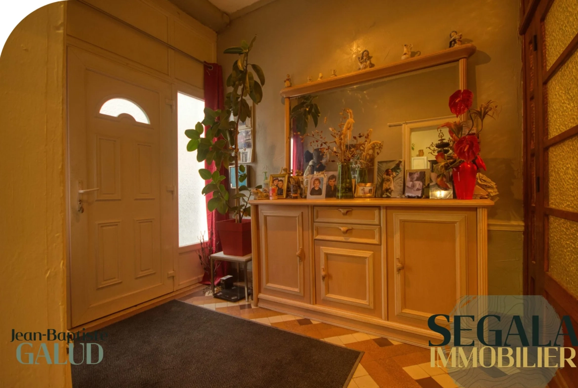 Maison en pierre à vendre à Carmaux – 2 chambres, jardin et terrasse sud 