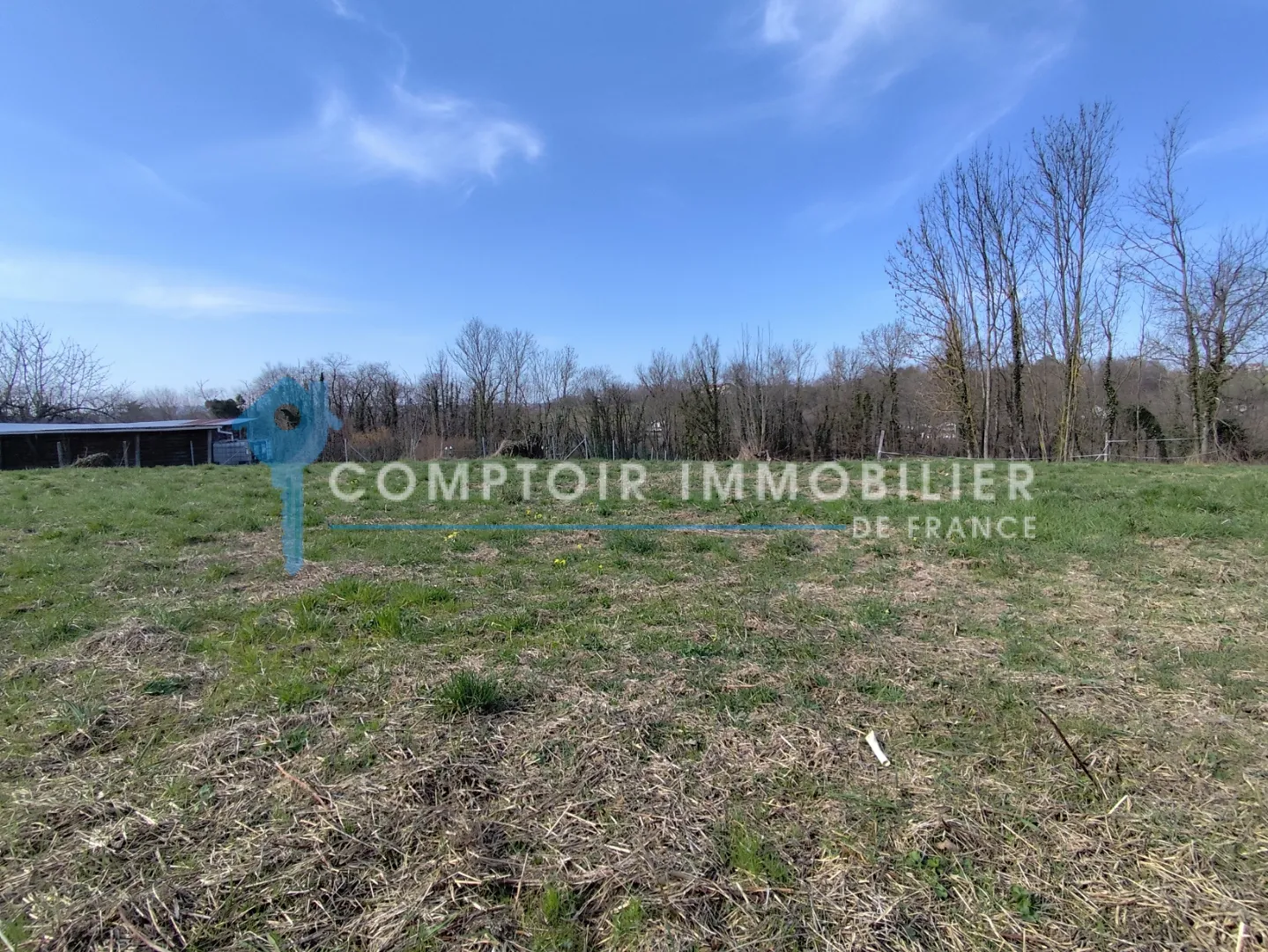 Terrains constructibles à Saint Didier de la Tour - 1200 m² avec permis valide 