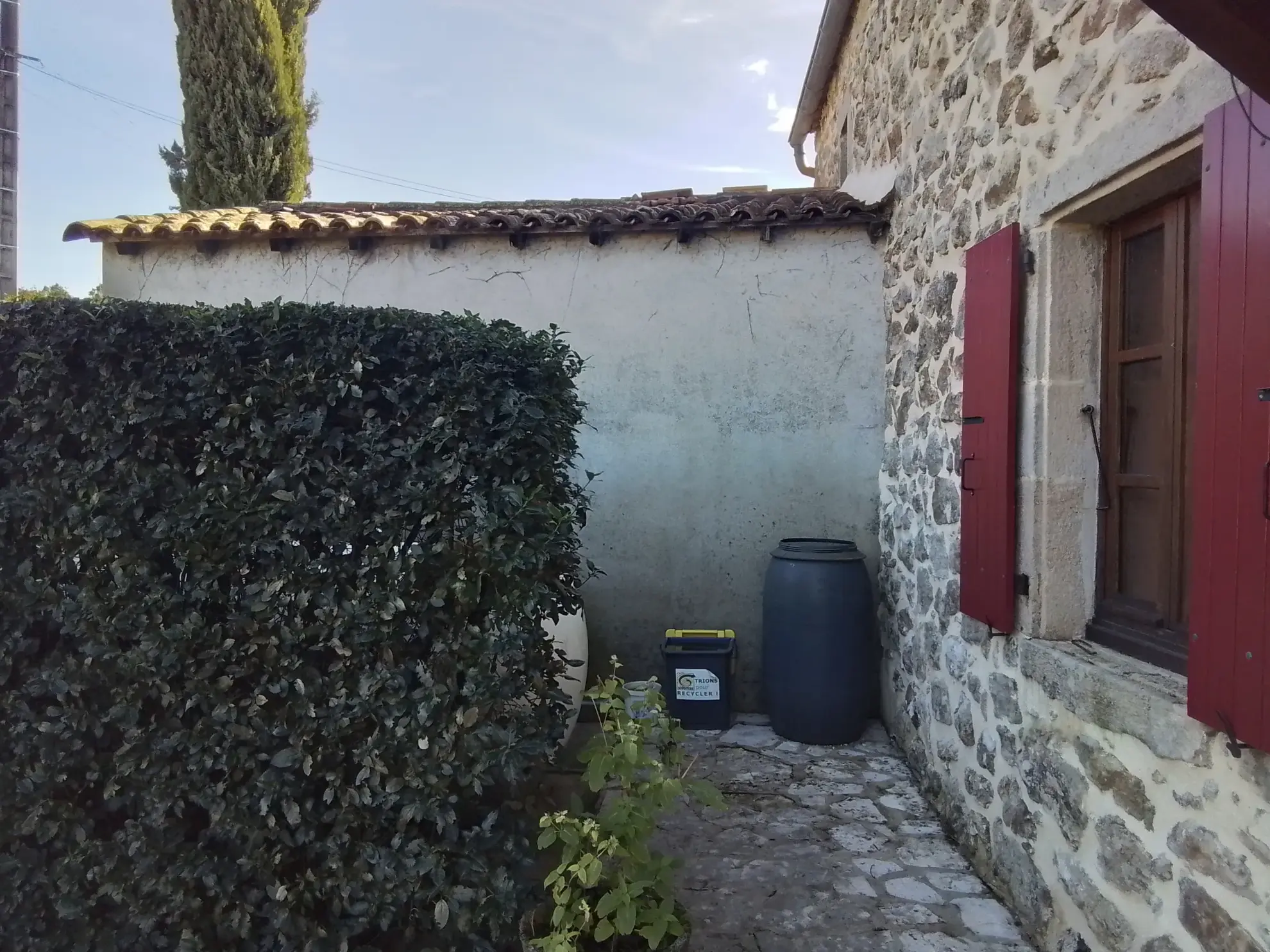 Maison typique ardéchoise avec vue panoramique à Rosières (07), rénovée et offrant un fort potentiel 