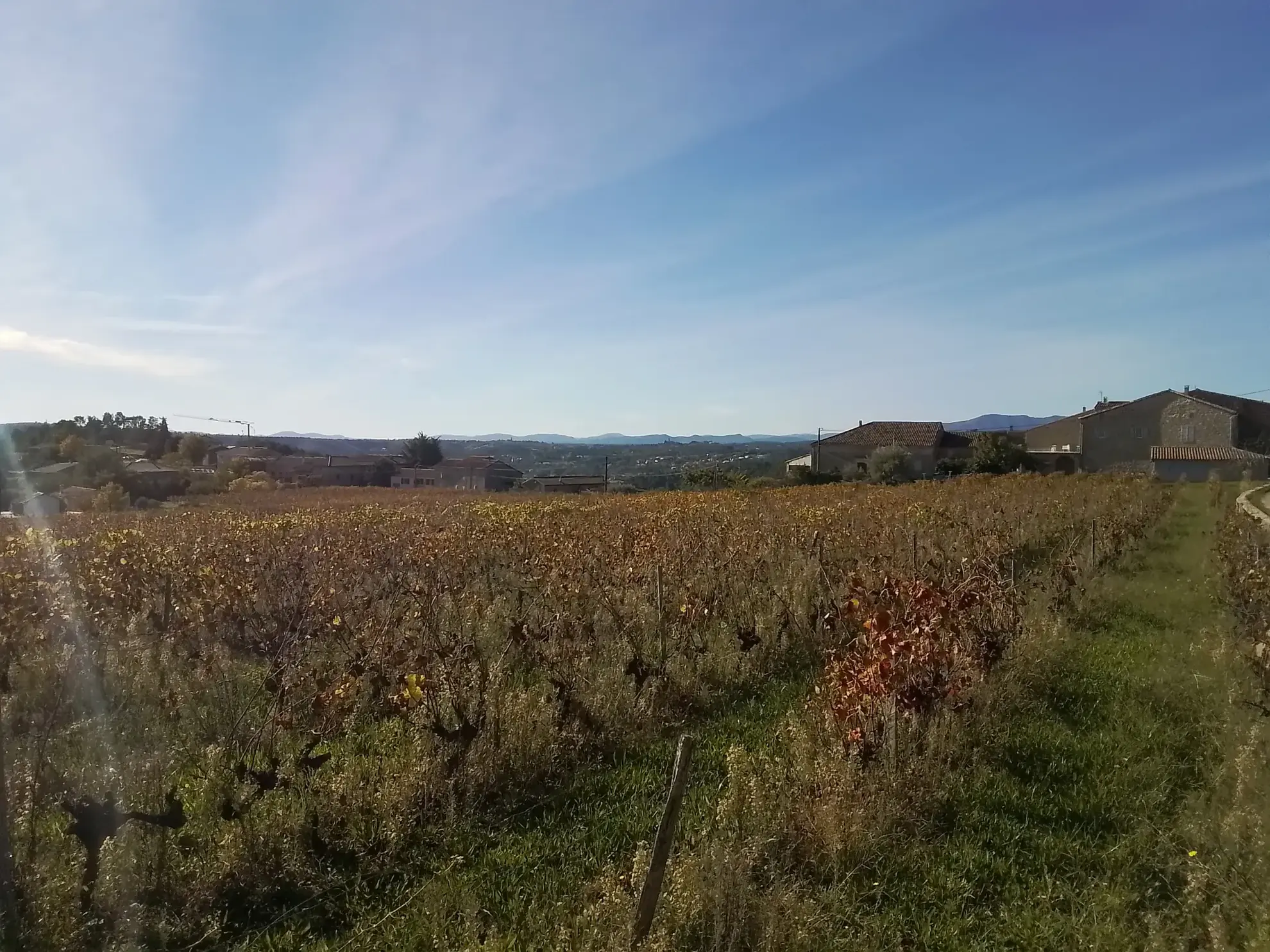Maison typique ardéchoise avec vue panoramique à Rosières (07), rénovée et offrant un fort potentiel 
