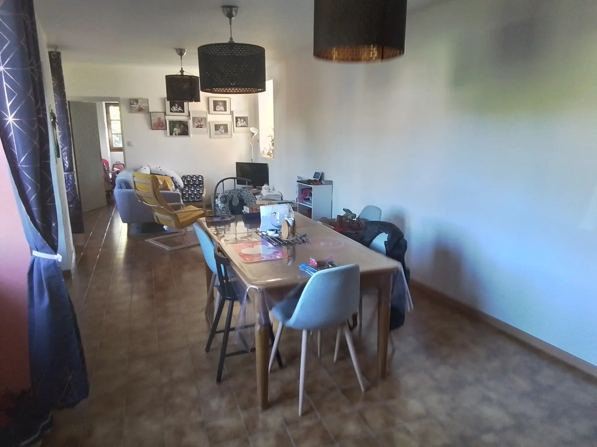 Maison typique ardéchoise avec vue panoramique à Rosières (07), rénovée et offrant un fort potentiel 