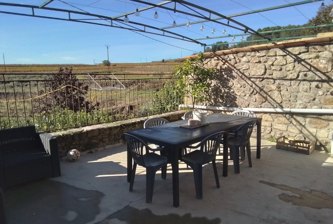 Maison typique ardéchoise avec vue panoramique à Rosières (07), rénovée et offrant un fort potentiel 