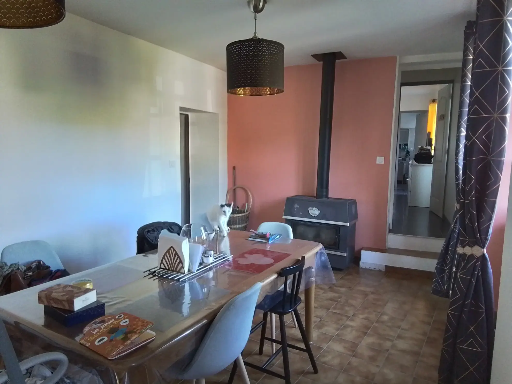 Maison typique ardéchoise avec vue panoramique à Rosières (07), rénovée et offrant un fort potentiel 