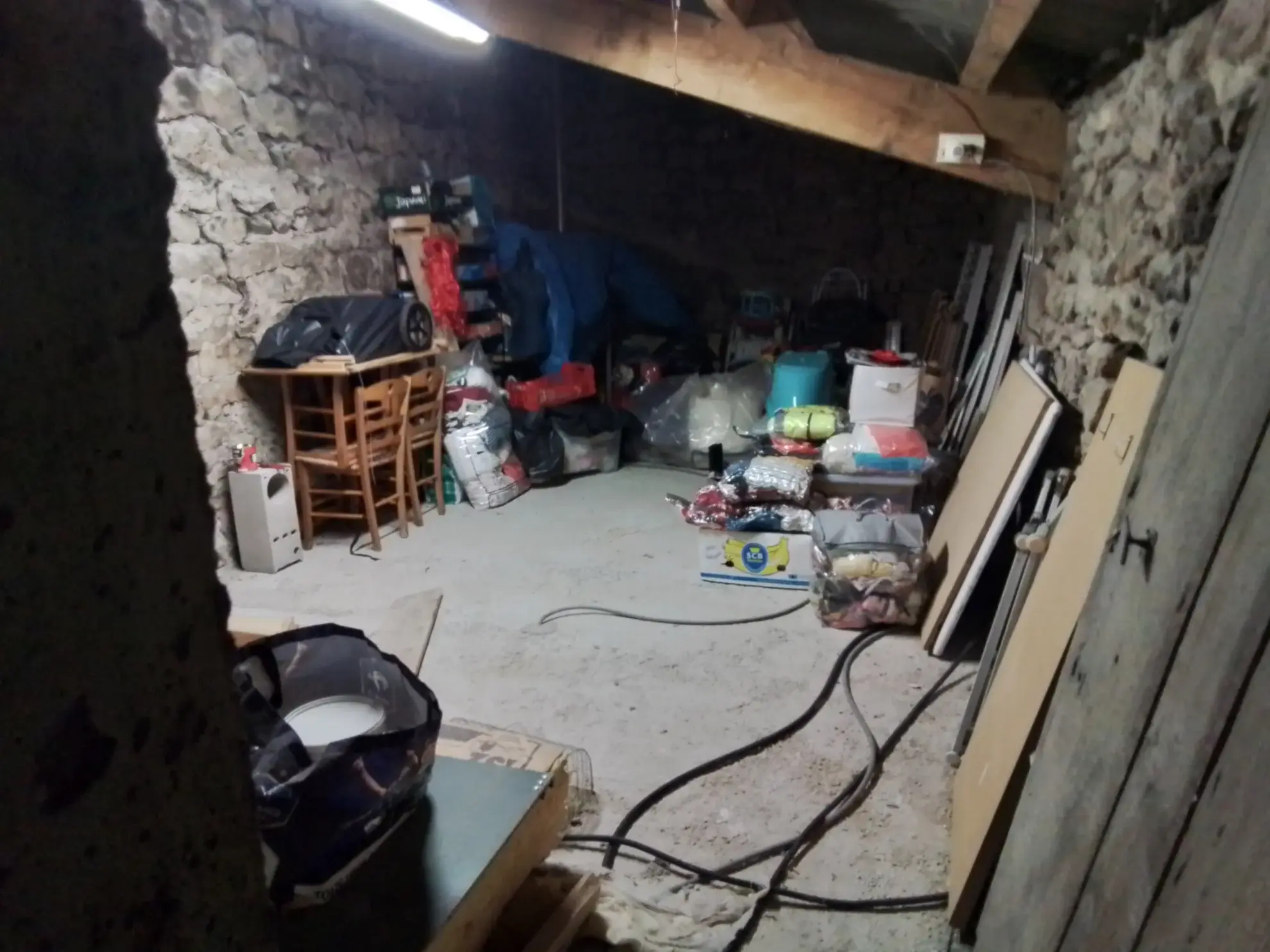 Maison typique ardéchoise avec vue panoramique à Rosières (07), rénovée et offrant un fort potentiel 