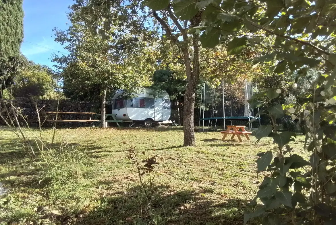 Maison typique ardéchoise avec vue panoramique à Rosières (07), rénovée et offrant un fort potentiel 