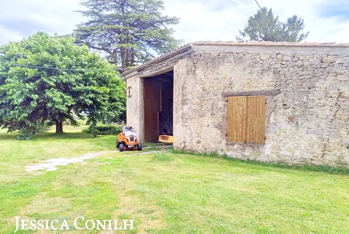 Longère en pierres avec jardin à Soussac, proche Sauveterre et Pellegrue – pot.div.2 logements 