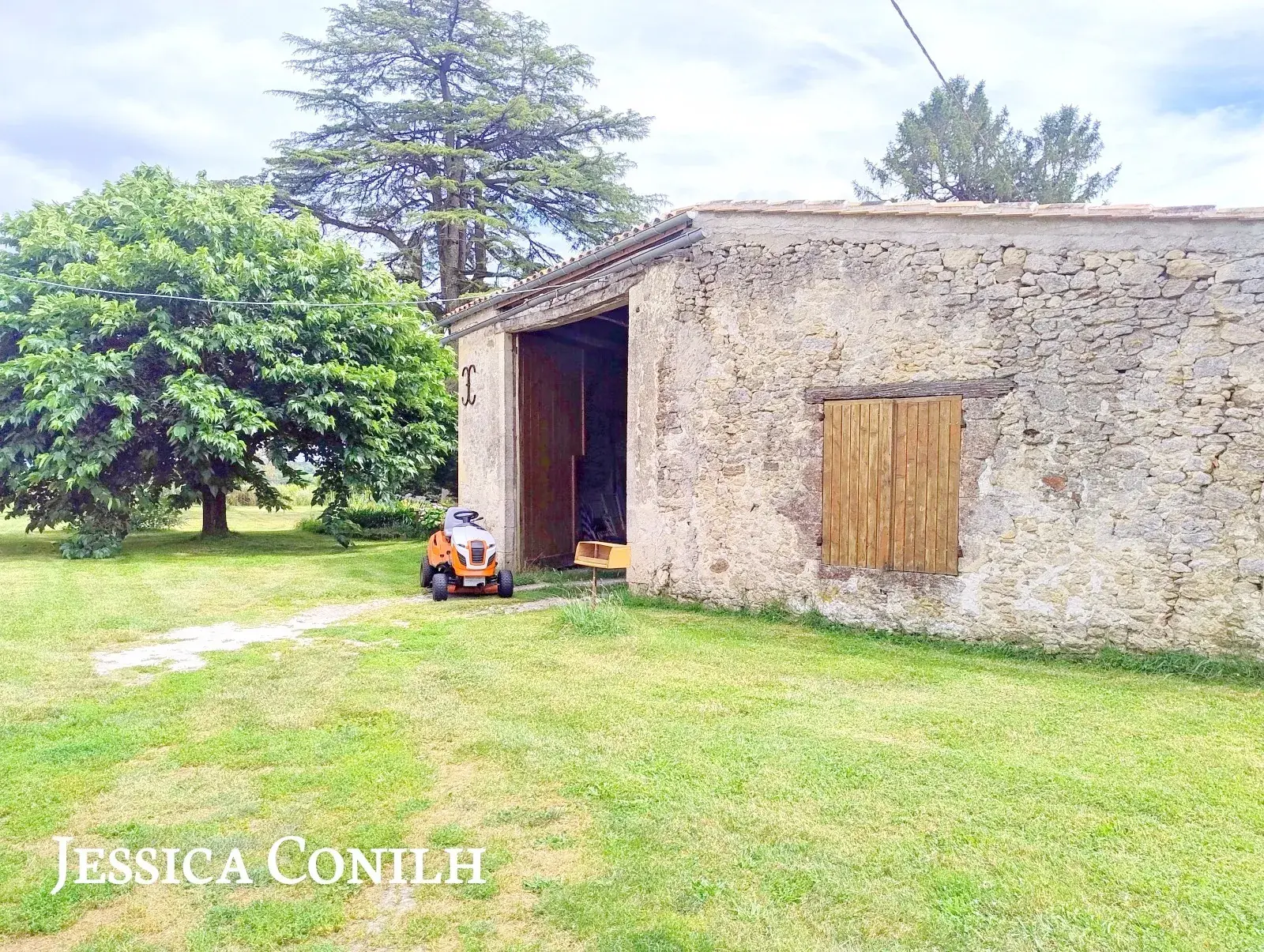Longère en pierres avec jardin à Soussac, proche Sauveterre et Pellegrue – pot.div.2 logements 