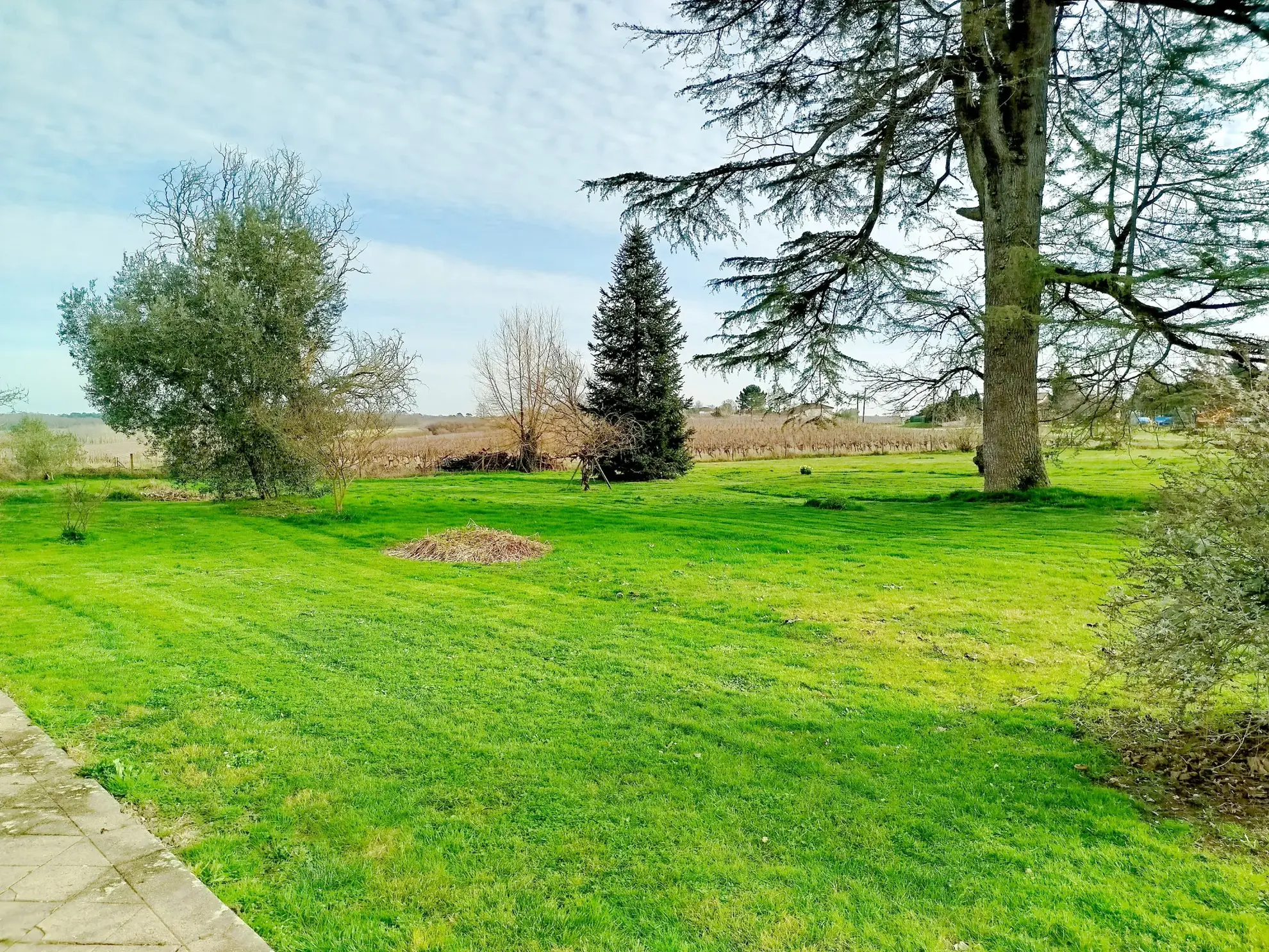 Longère en pierres avec jardin à Soussac, proche Sauveterre et Pellegrue – pot.div.2 logements 