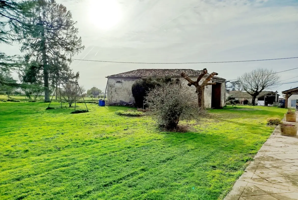 Longère en pierres avec jardin à Soussac, proche Sauveterre et Pellegrue – pot.div.2 logements 