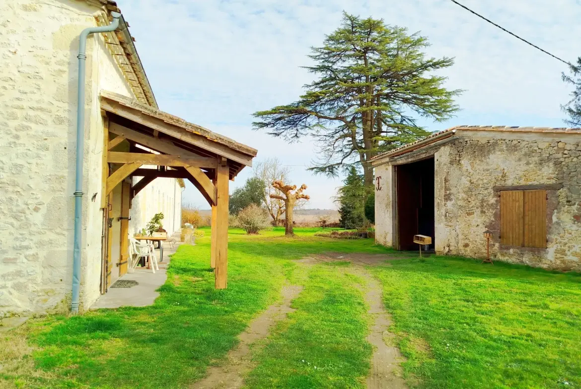 Longère en pierres avec jardin à Soussac, proche Sauveterre et Pellegrue – pot.div.2 logements 