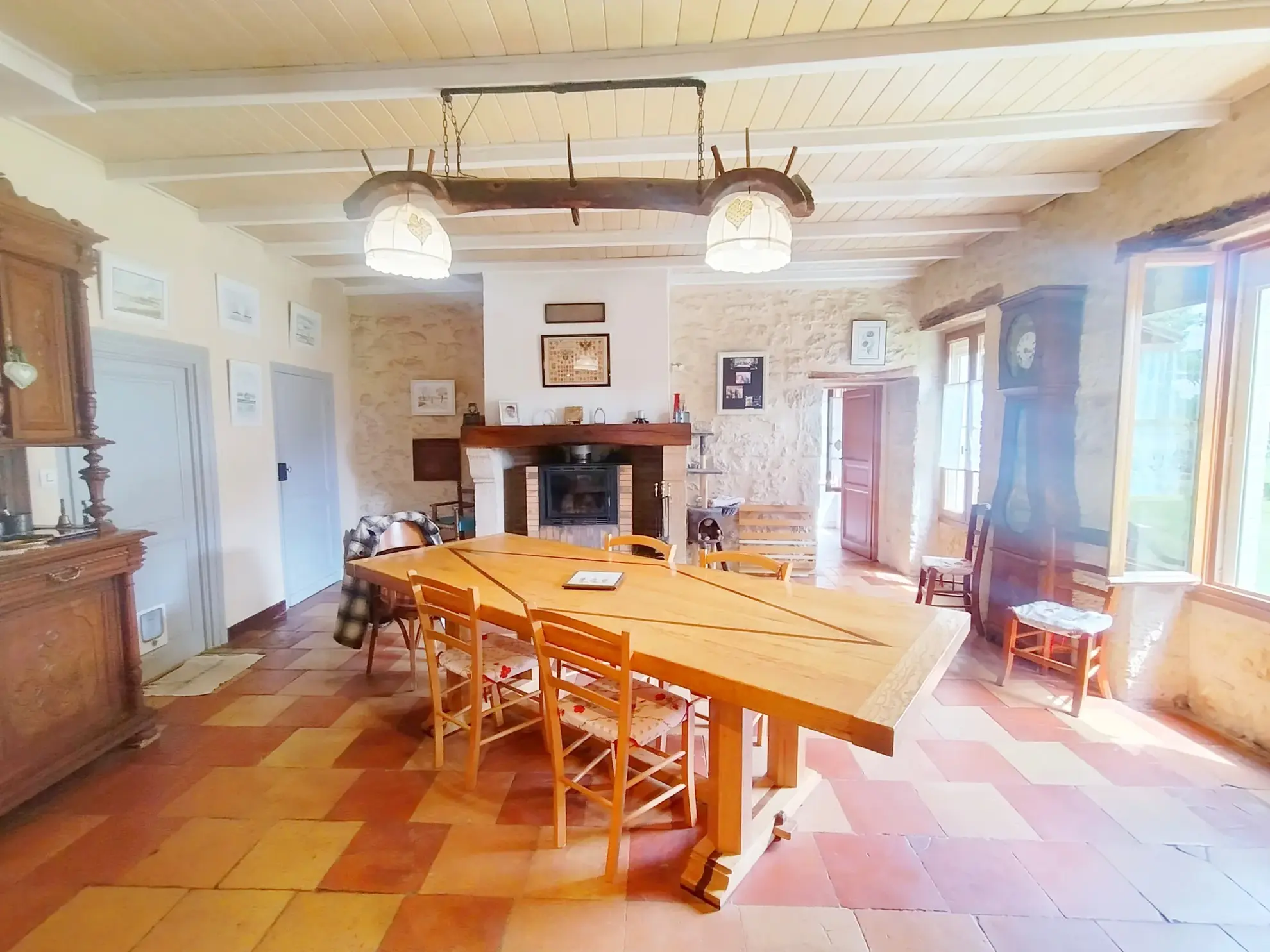 Longère en pierres avec jardin à Soussac, proche Sauveterre et Pellegrue – pot.div.2 logements 