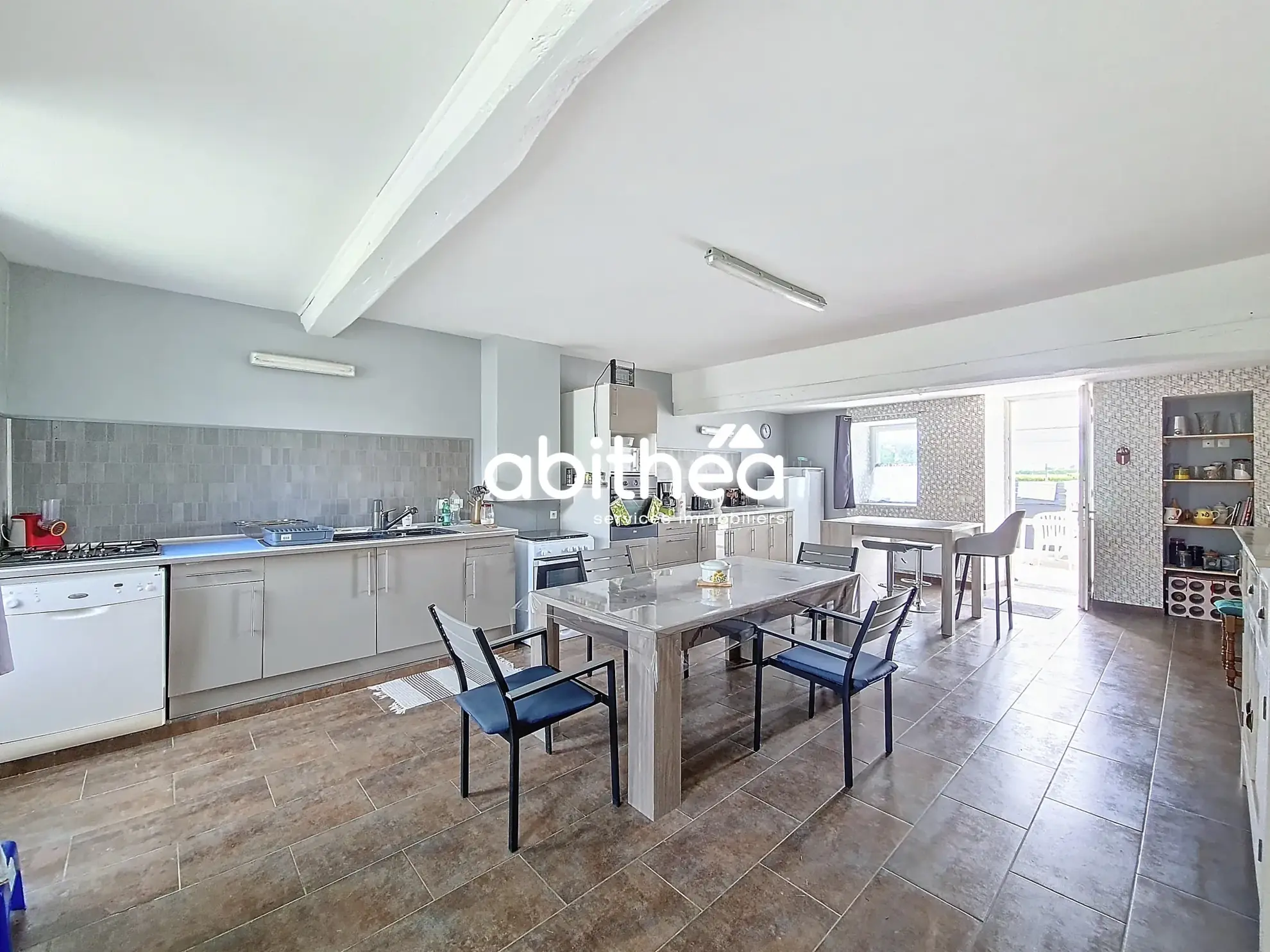 Maison de 180 m² avec grand terrain constructible à Saint-Ciers du Taillon 