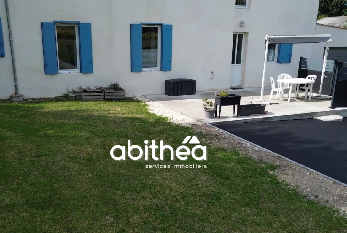Maison de 180 m² avec grand terrain constructible à Saint-Ciers du Taillon 
