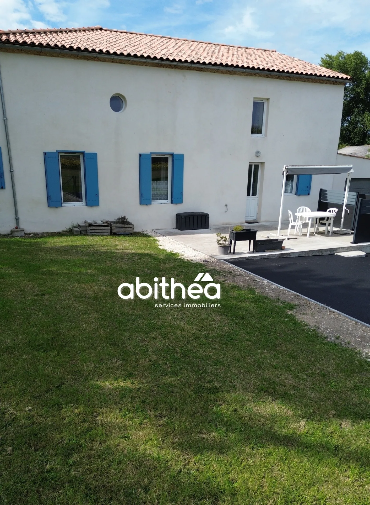 Maison de 180 m² avec grand terrain constructible à Saint-Ciers du Taillon 