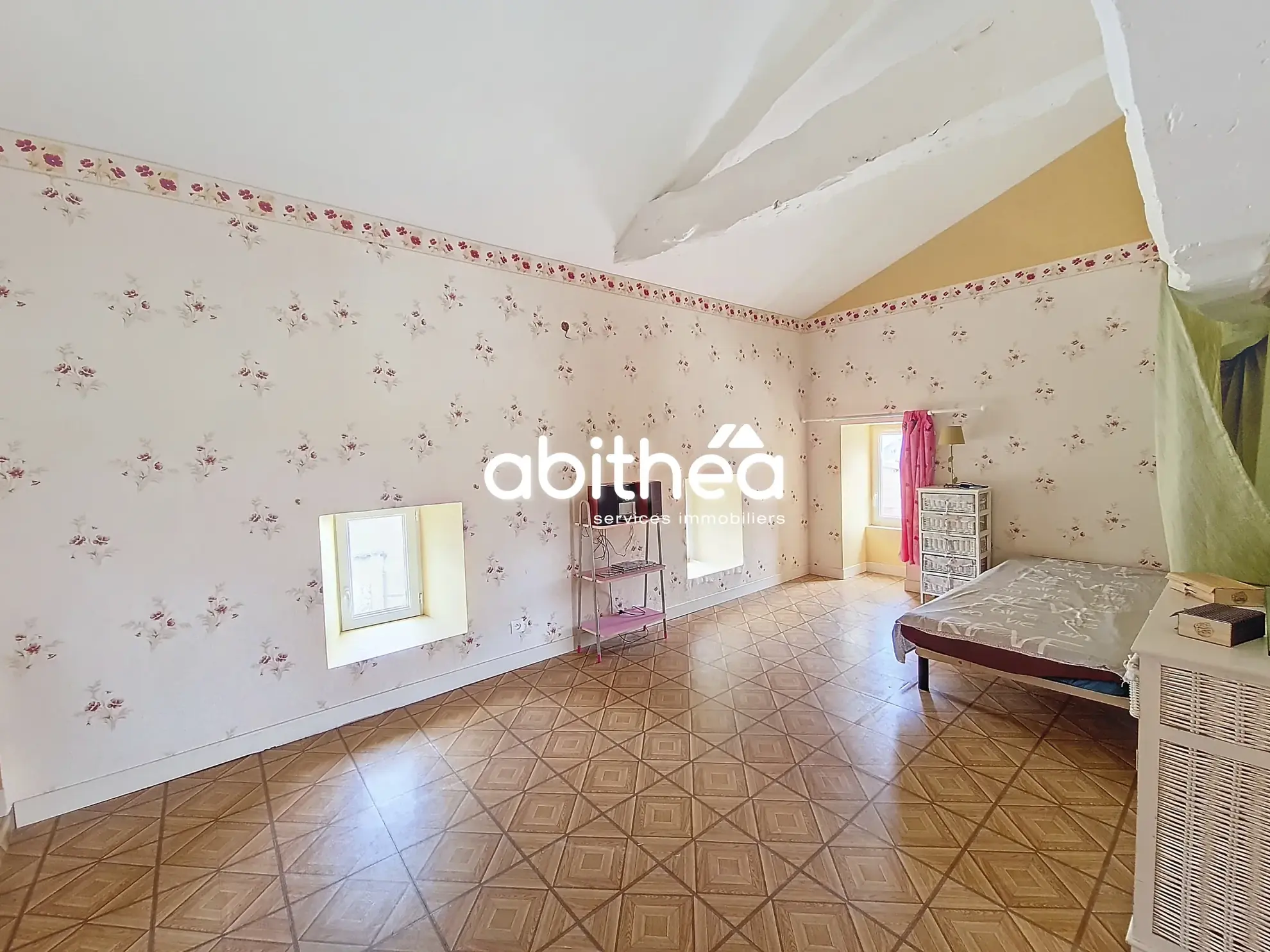 Maison de 180 m² avec grand terrain constructible à Saint-Ciers du Taillon 