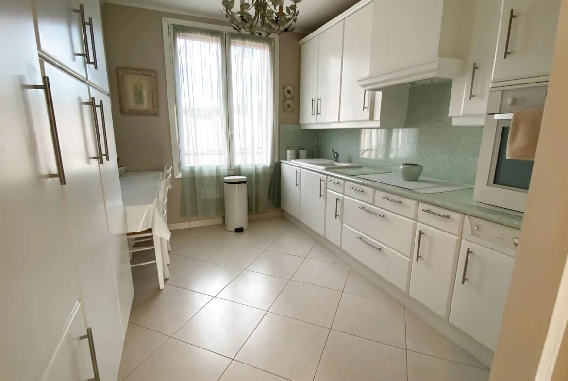 Magnifique appartement 3 pièces avec garage et cave à Gardanne (13120) 